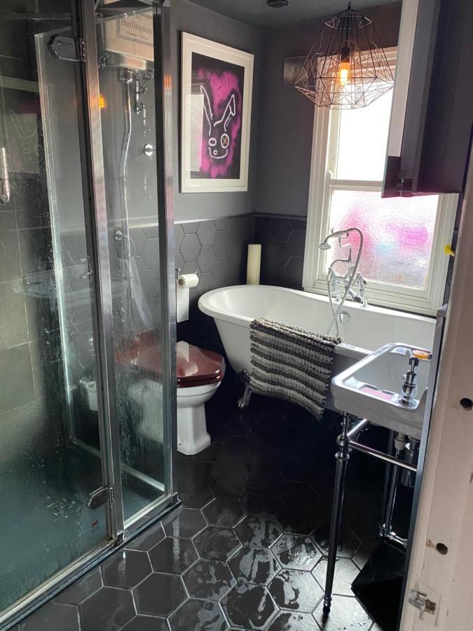 Luxury 2 Bedroom Flat Heart Of Camden ロンドン エクステリア 写真